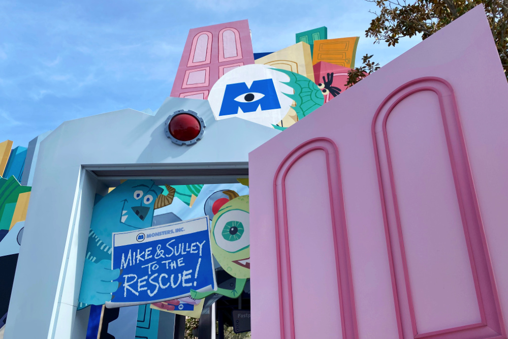 Monsters Inc. Mike and Sully to the Rescue, DCA