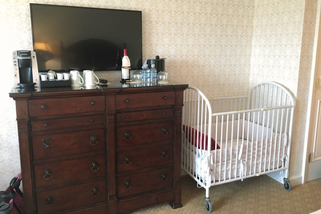 15 Hotel Hacks for Families Traveling with Babies & Toddlers Trips