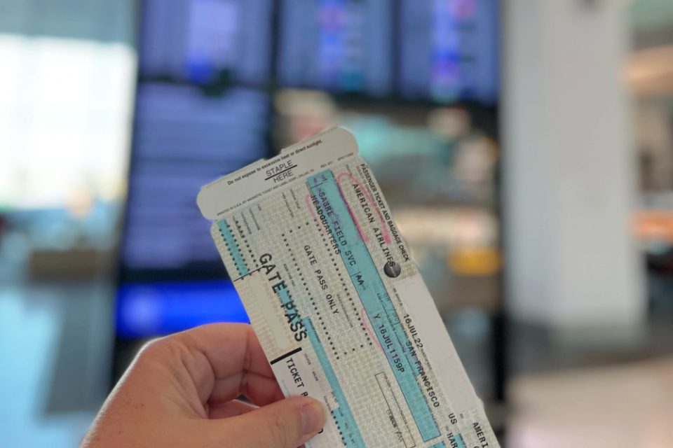 Flights for Minors Comparing Each Airline's Fees & Rules