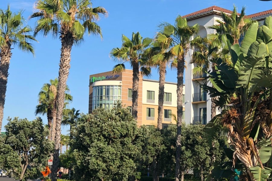 Hotels Near Disneyland - Holiday Inn Express