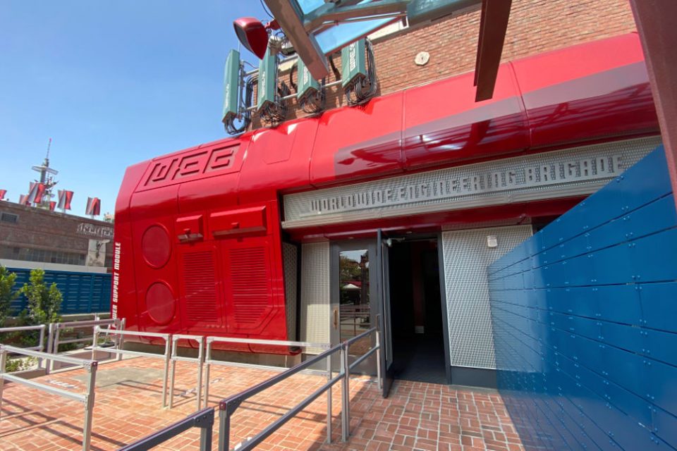 How to Ride WEB SLINGERS A SpiderMan Adventure at Disneyland Without