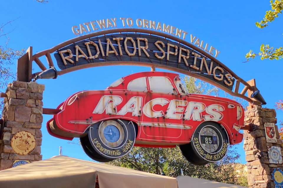 11 Advanced Strategies & Tips to Maximize Lightning Lane on a