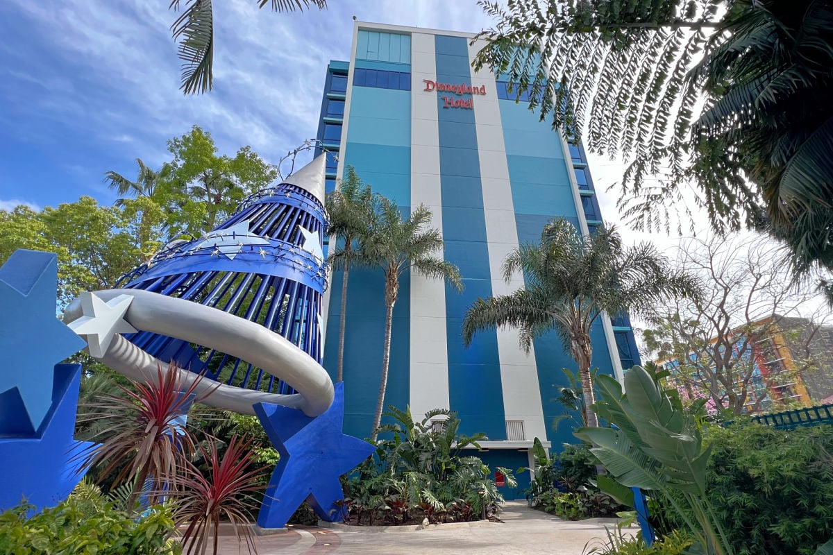 Disneyland Hotel Sorcerers Hat and Blue Paint Job in 2023