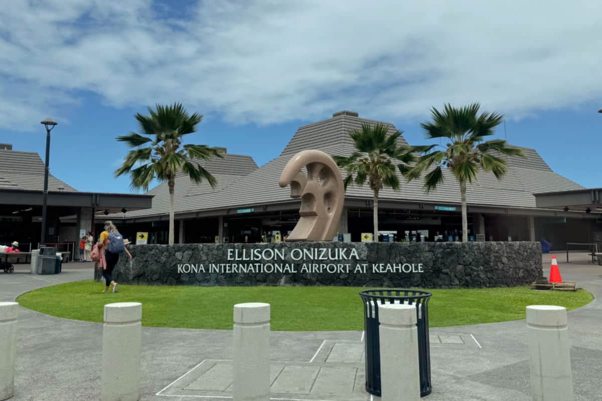 Big Island Kona KOA Airport Entrance