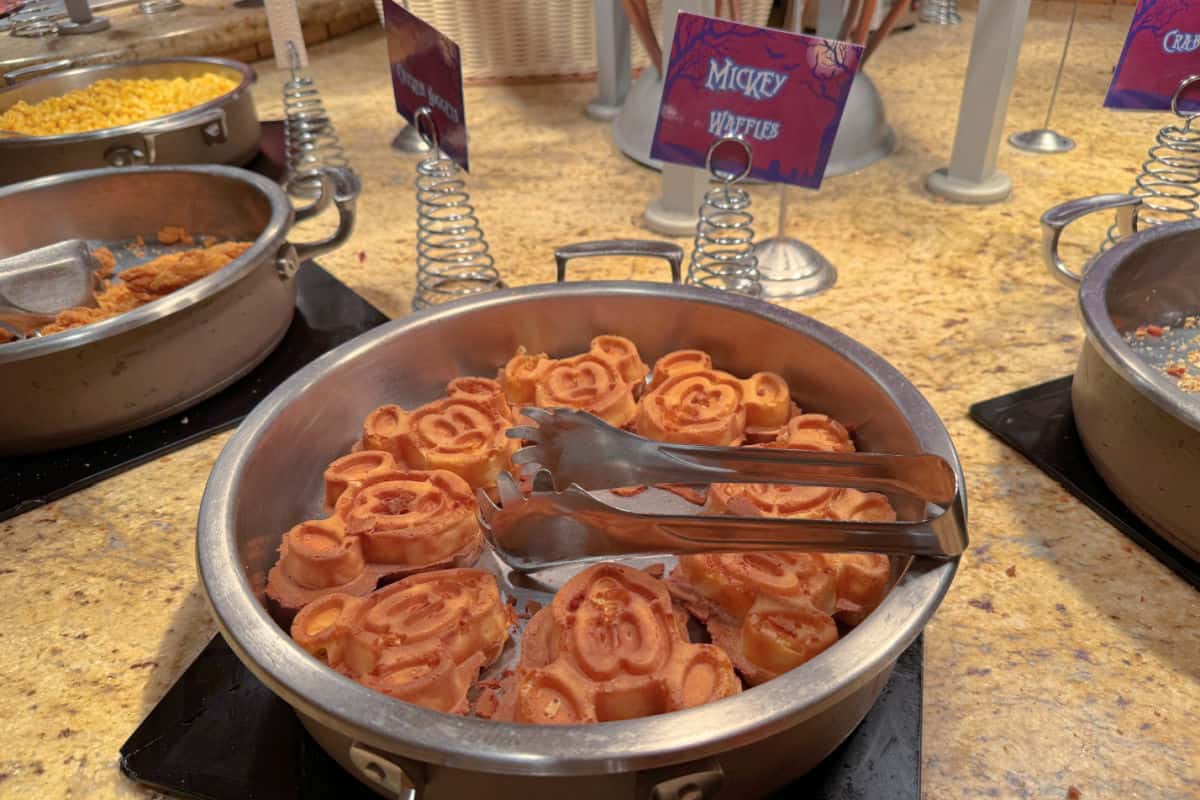 Mickey Waffles Buffet Disneyland Character Dining