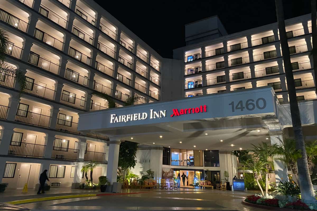 Fairfield Inn Anaheim Resort Exterior at Night