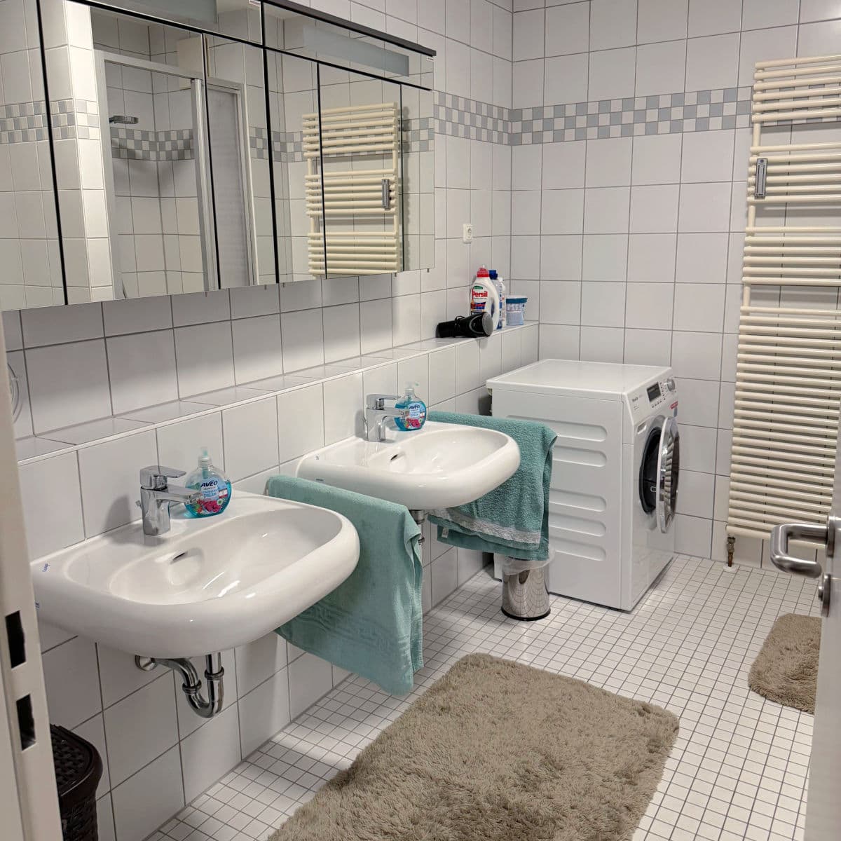 Airbnb apartment rental in Munich with laundry