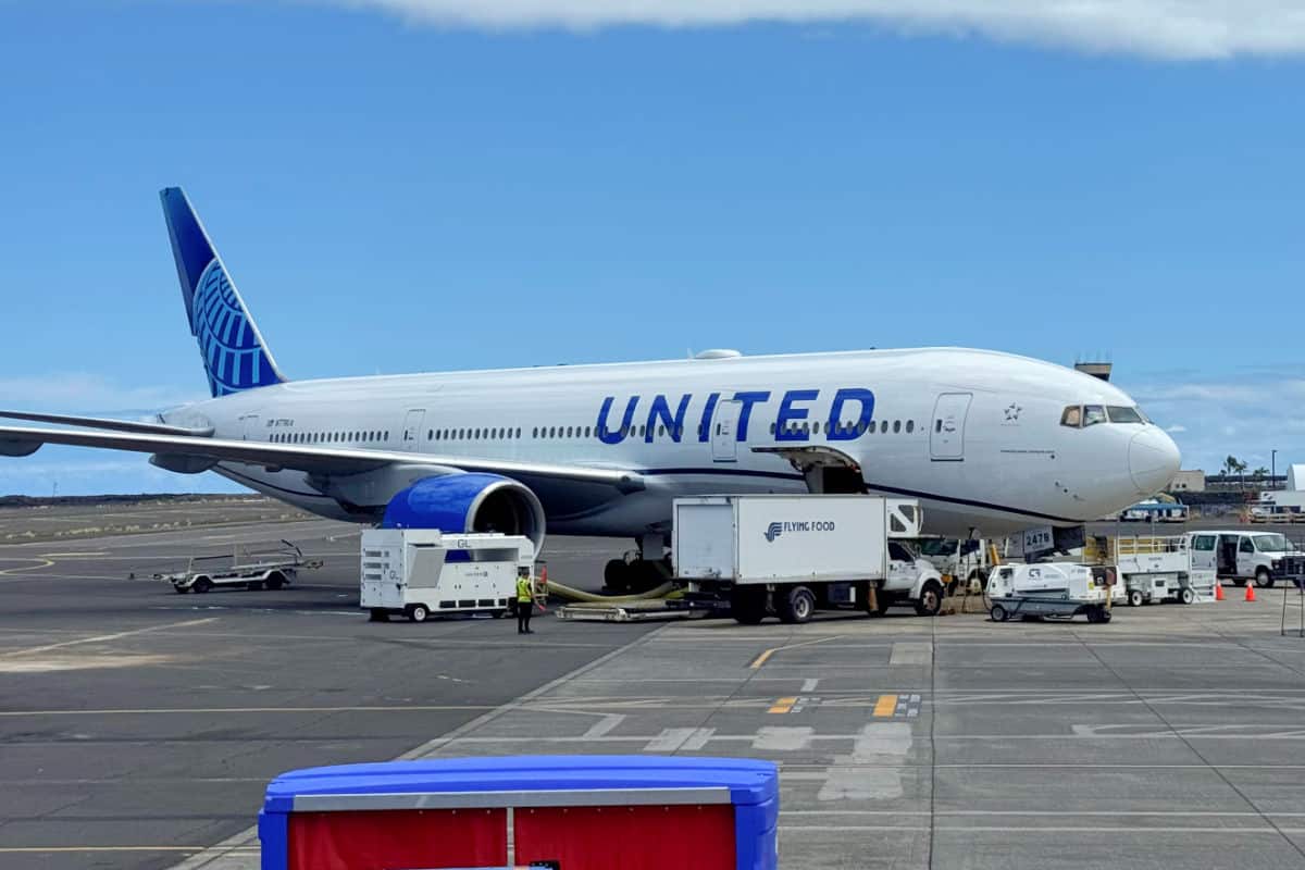 United Airlines Plane in Hawaii