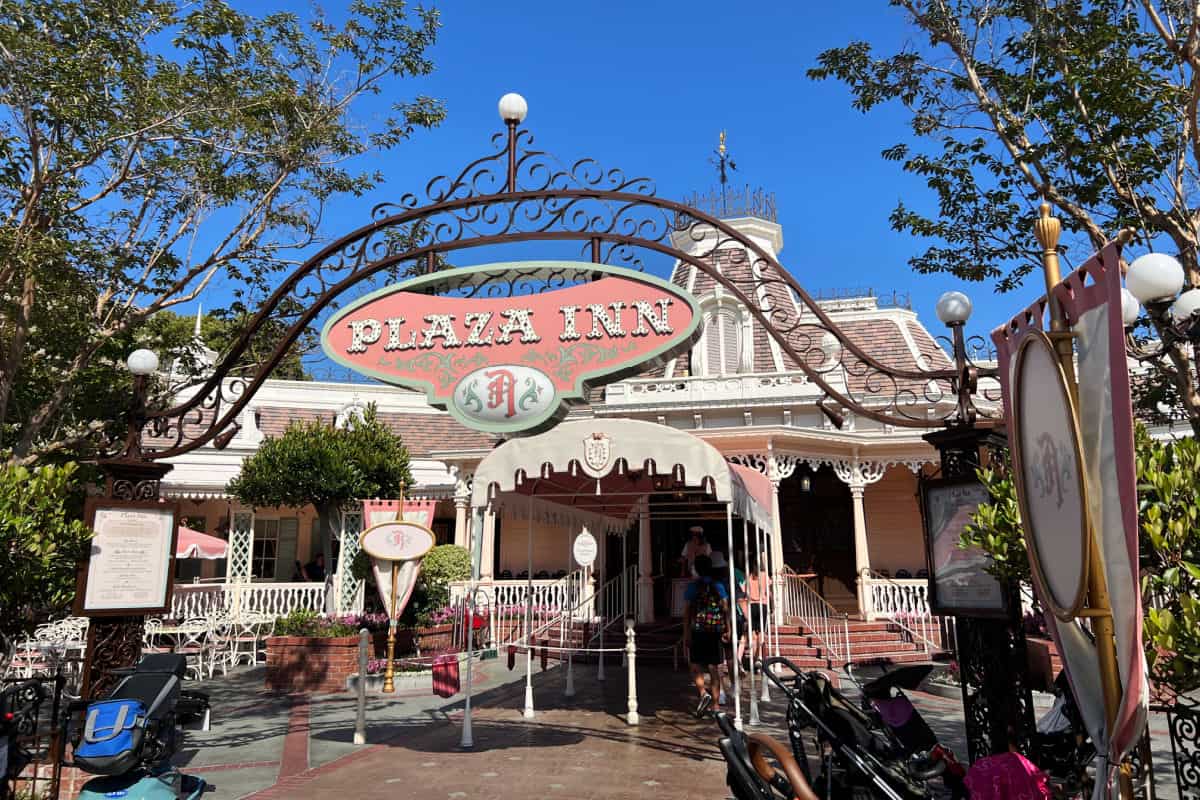 Plaza Inn Entrance Disneyland Park