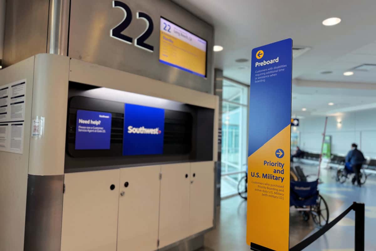 Southwest Airlines Preboarding and Priority Boarding Lines