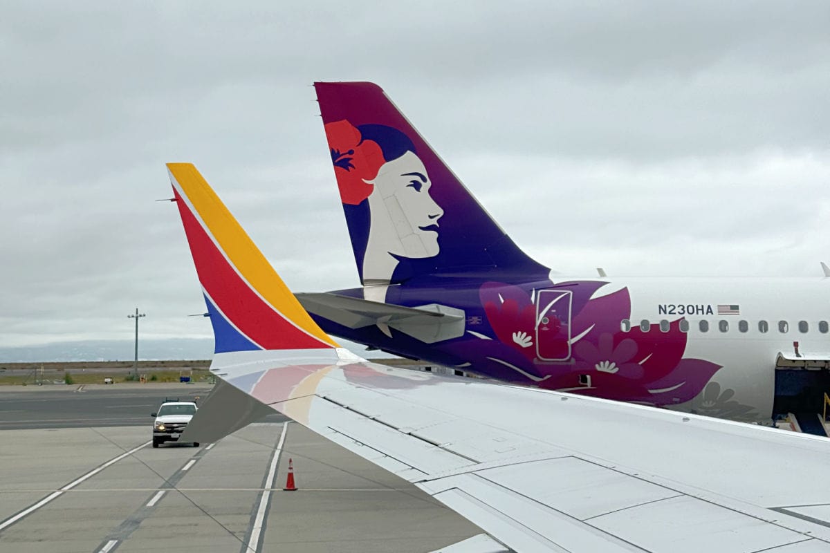 Southwest and Hawaiian Airlines Planes