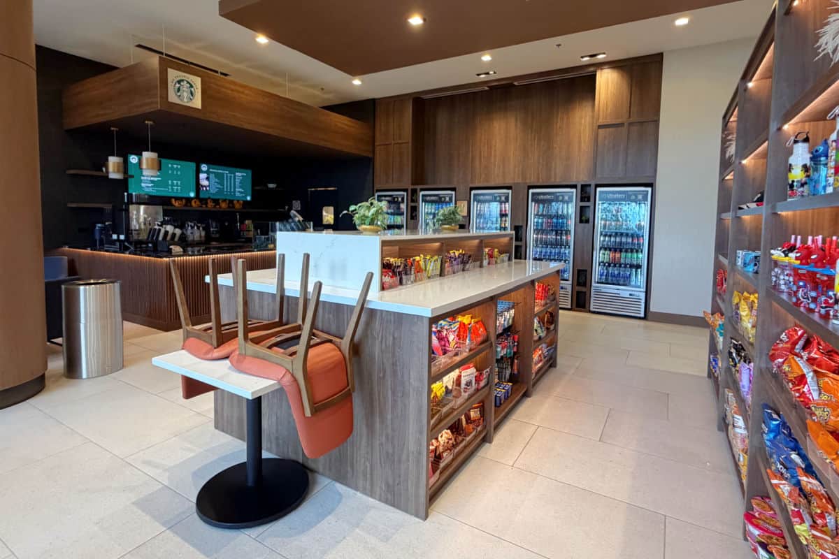 Hilton Garden Home2 Anaheim Common Grounds Coffee and Market