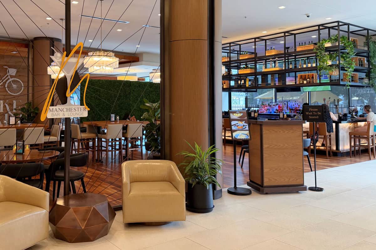 Hilton Garden Inn Anaheim Manchester Bar Restaurant